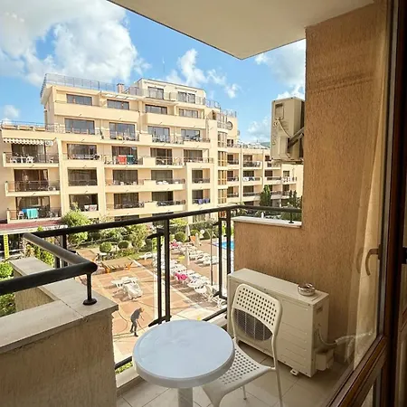 With Pool View Apartment *